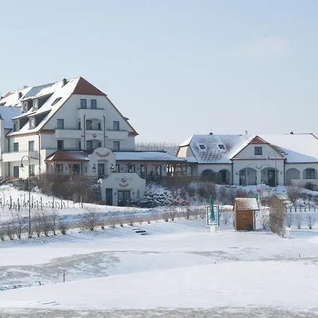 Neustifter Hotel 4*